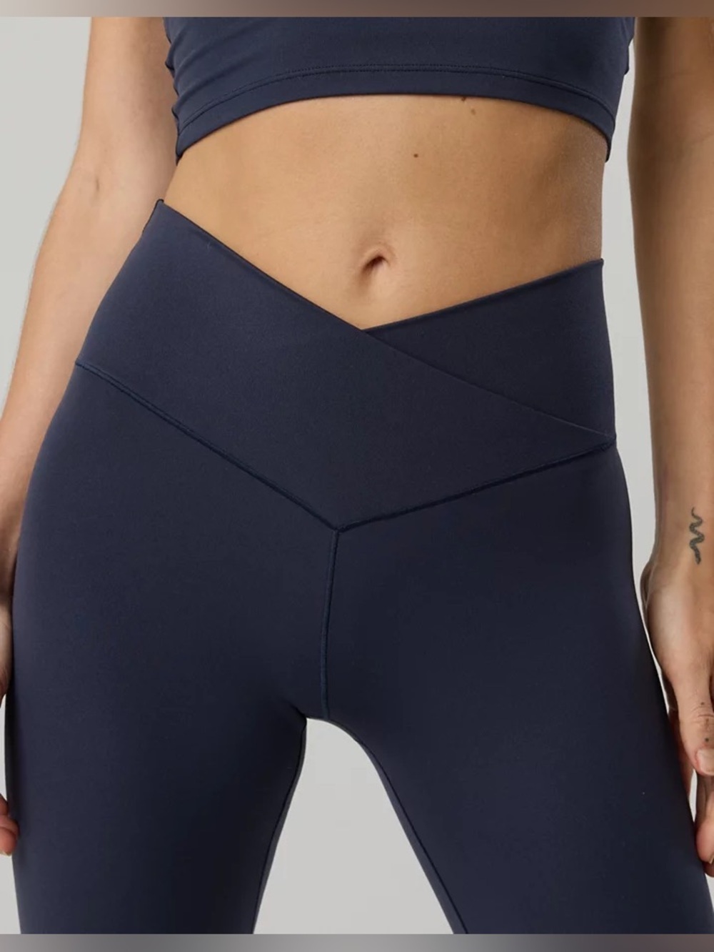 aerie Offline V-Waist Navy High-Rise Leggings Flattering Slimming Pilates Yoga - Picture 2 of 12
